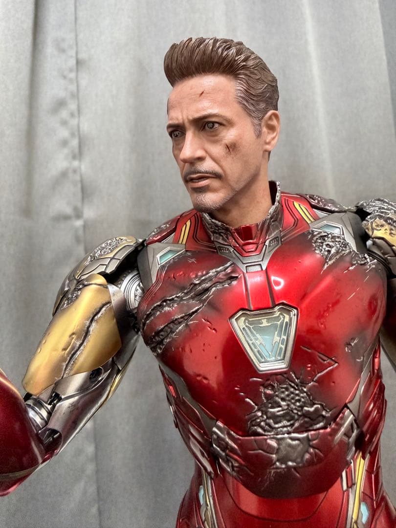 ト*ム様 ホットトイズ　アベンジャーズ　アイアンマン・マーク８５（バトルダメージ