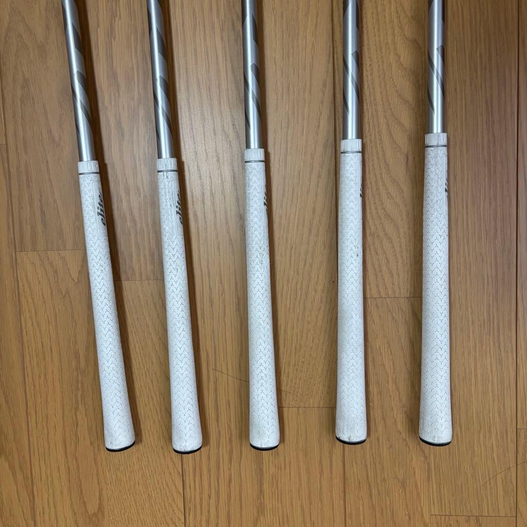 エミリッドバハマ B702 アイアン（5本セット）オリジナルヘッドカバー付き