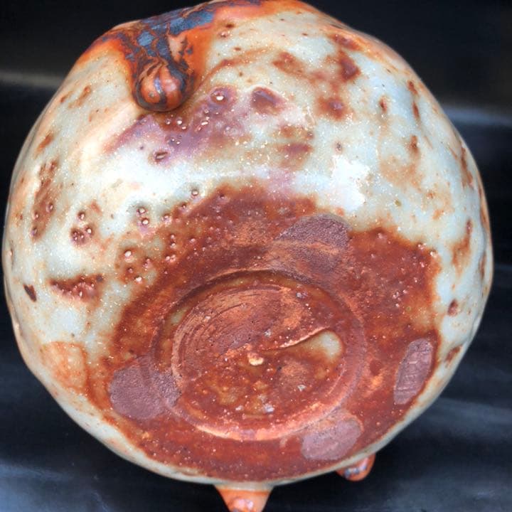 究極の美◼️蔵から、まるで溶岩が流れ出ている様な凄い迫力の壺が出てきました、花道具