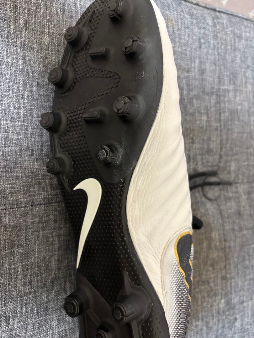 ナイキ レジェンド 7 エリート HG(ホワイト×ブラック) サッカー スパイク