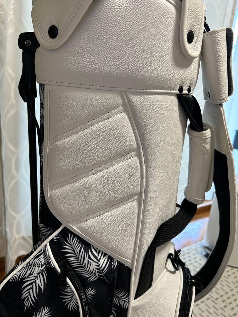 アディダスゴルフ キャディバッグ スタンド式 8.5型 4分割