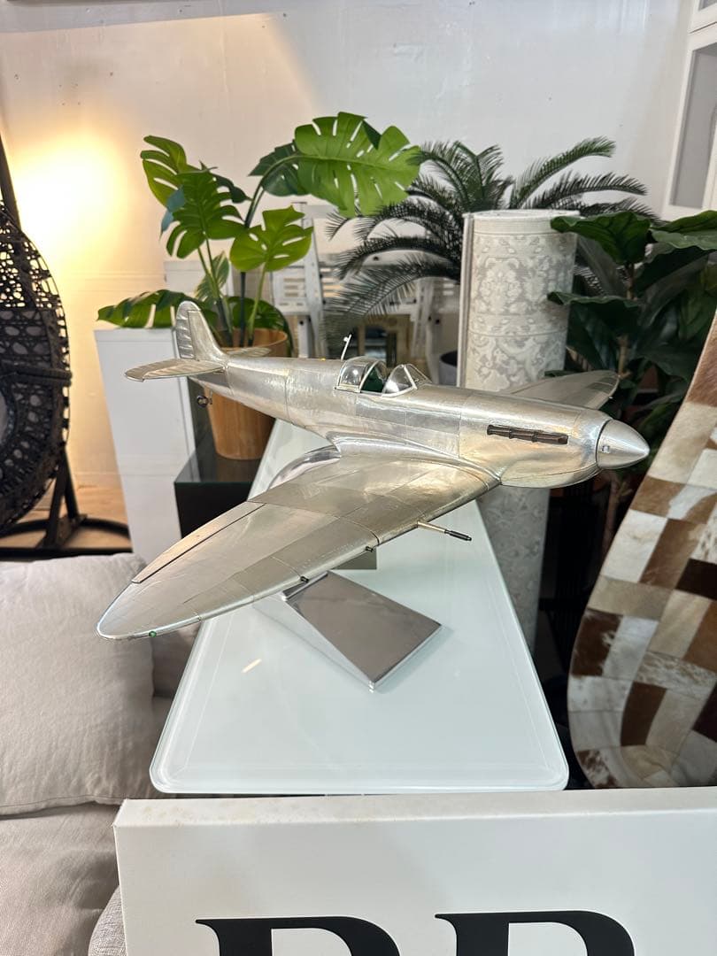 【東京23区配送無料】定価20万円　模型　アルミ　飛行機　卓上　スピットファイア