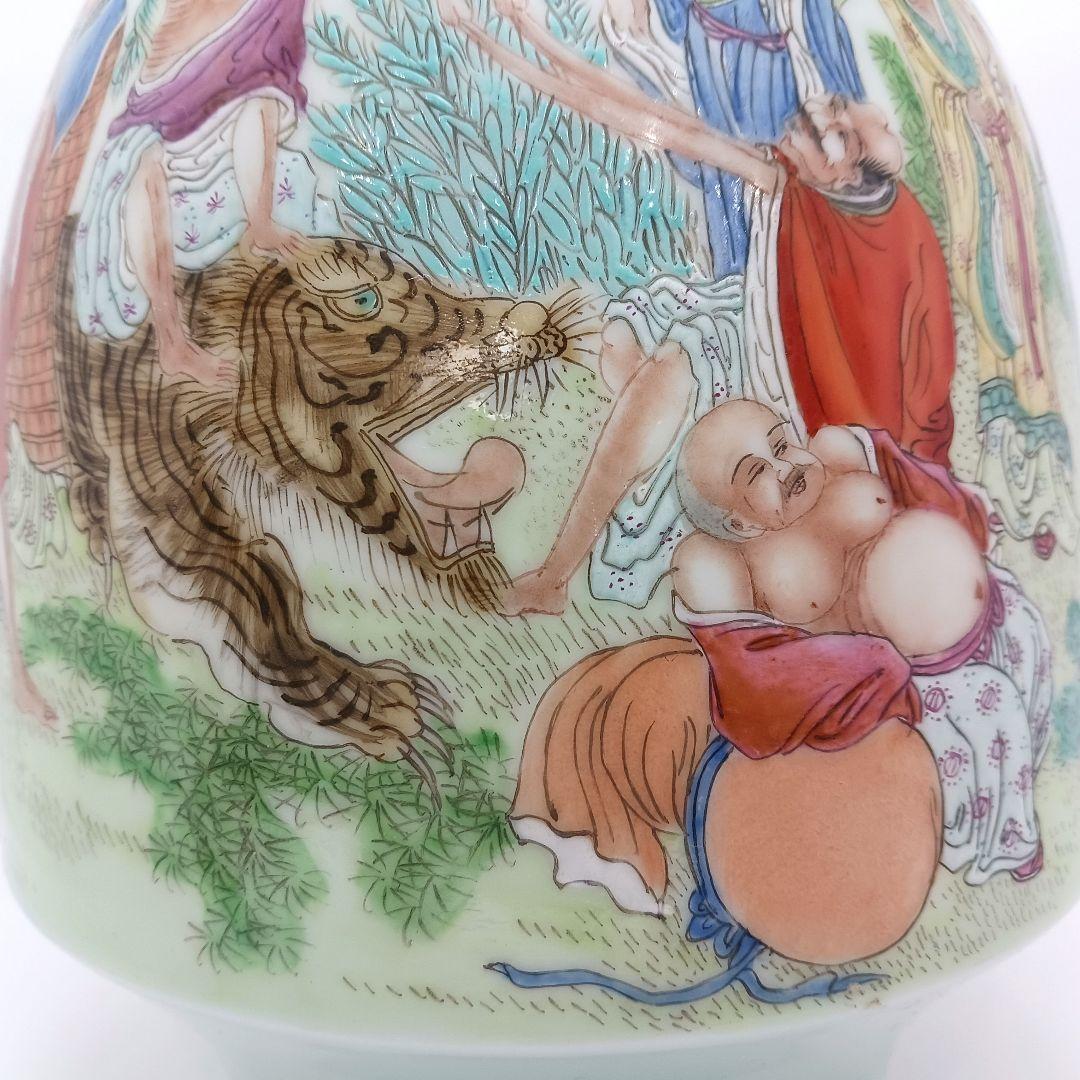 Y2979 中国 清代 雍正年製 粉彩 十六羅漢 壷 木箱付き