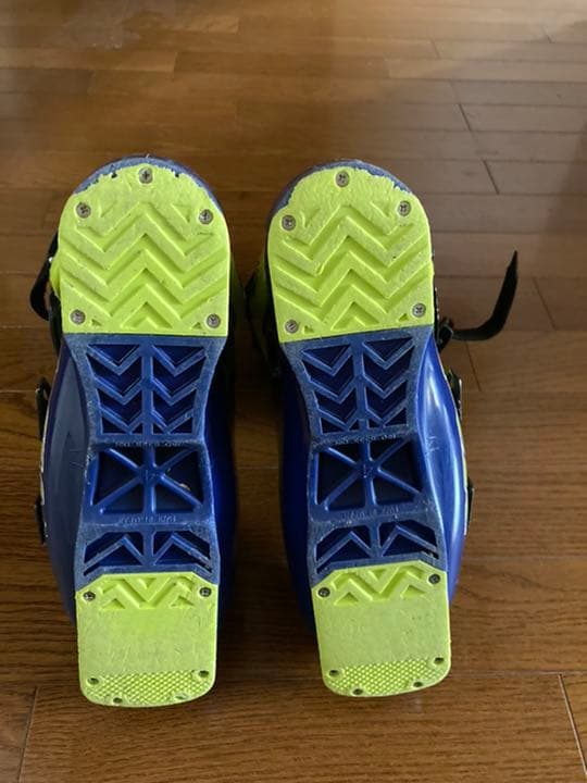 スキーブーツ　レグザム　ブースター付き