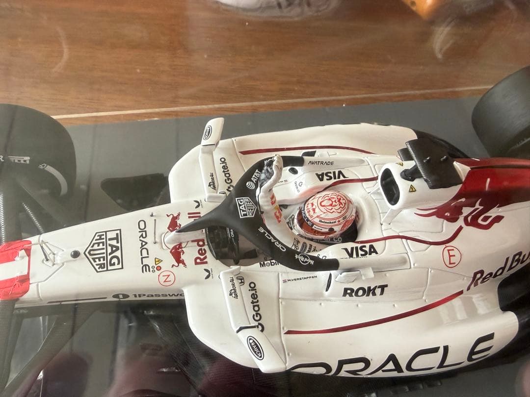 スパーク製　1/18 レッドブルRB21 日本GP フェルスタッペン車