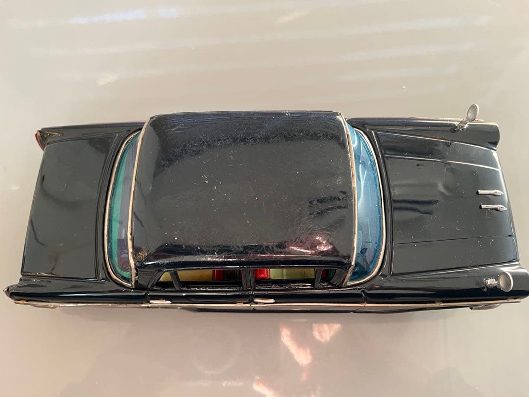 ブリキのニッサン セドリック