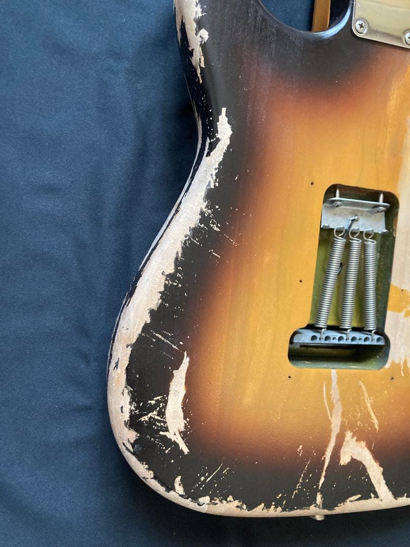 早い者勝ち　#16ストラトキャスタータイプ　ニトロセルロースラッカー塗装