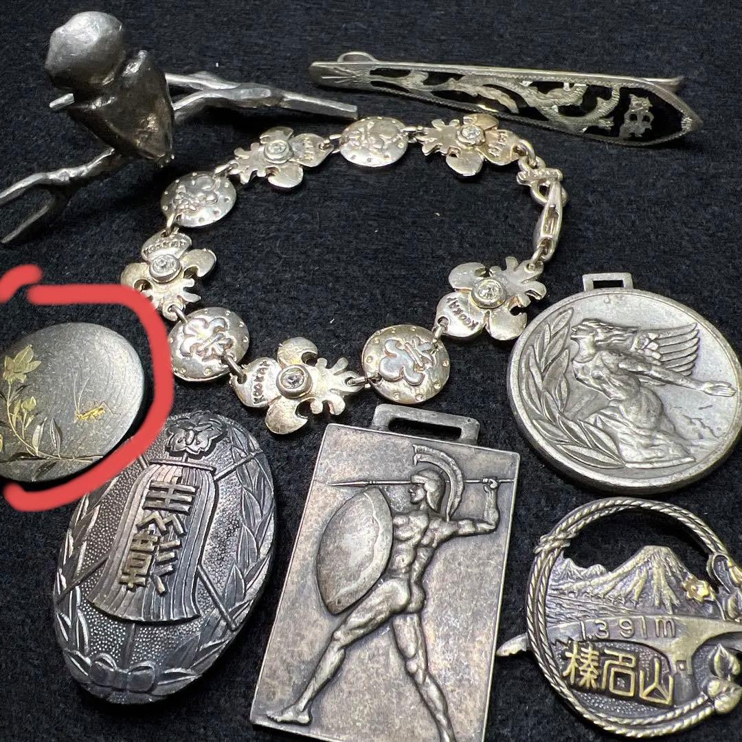 銀細工帯留、アクセサリー、勲章など94g 東Y8-0206ア㊱