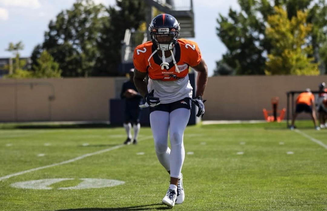 Schutt AirXP Mサイズアメリカンフットボール ヘルメット ホワイト