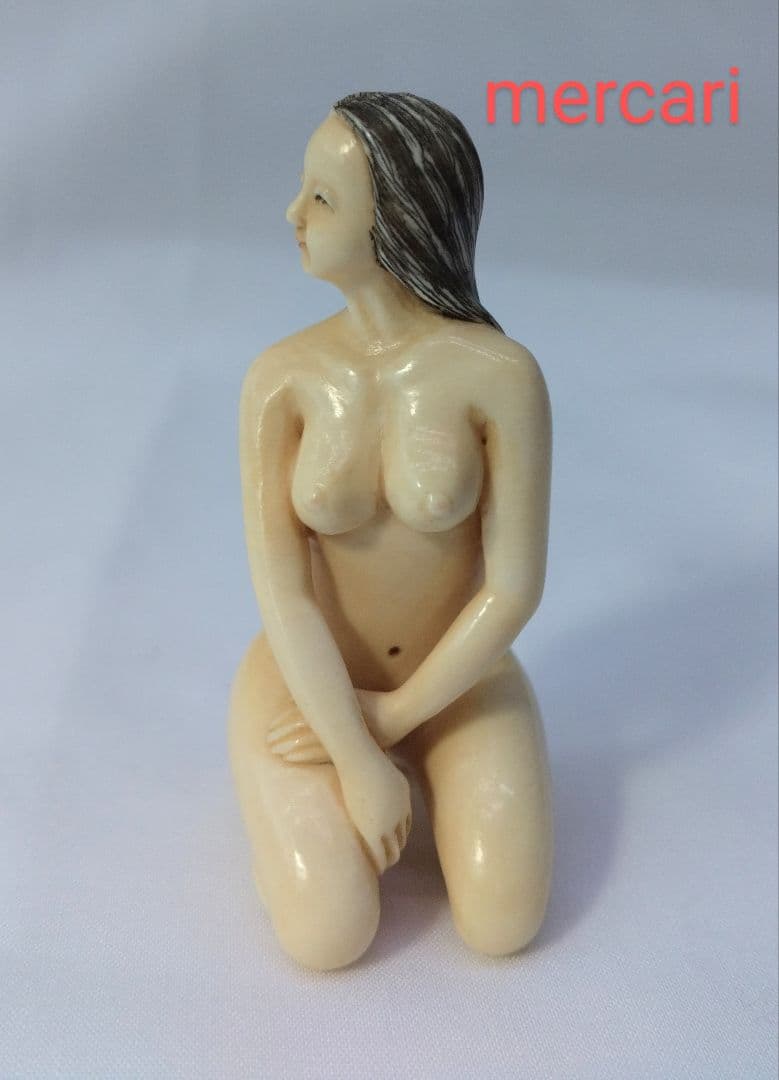 裸婦 根付② 紙箱付き