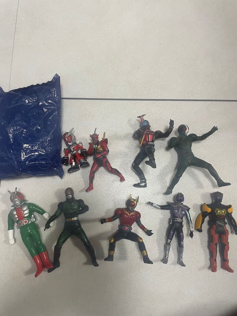 仮面ライダーなど165体