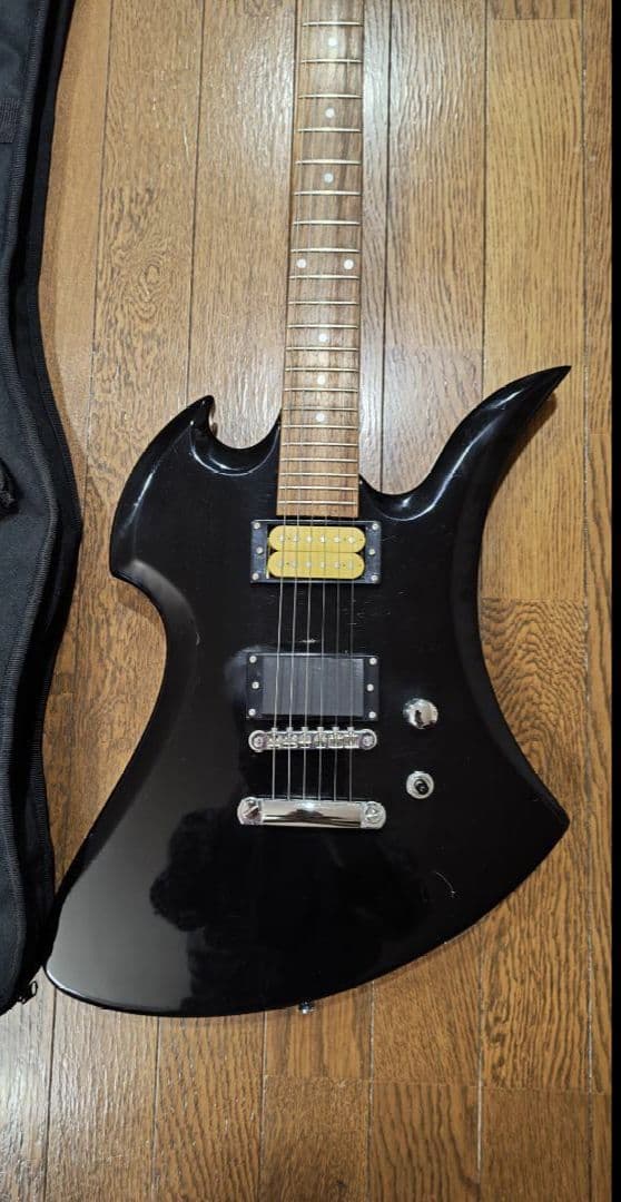 モッキンバードタイプ　エレキギター