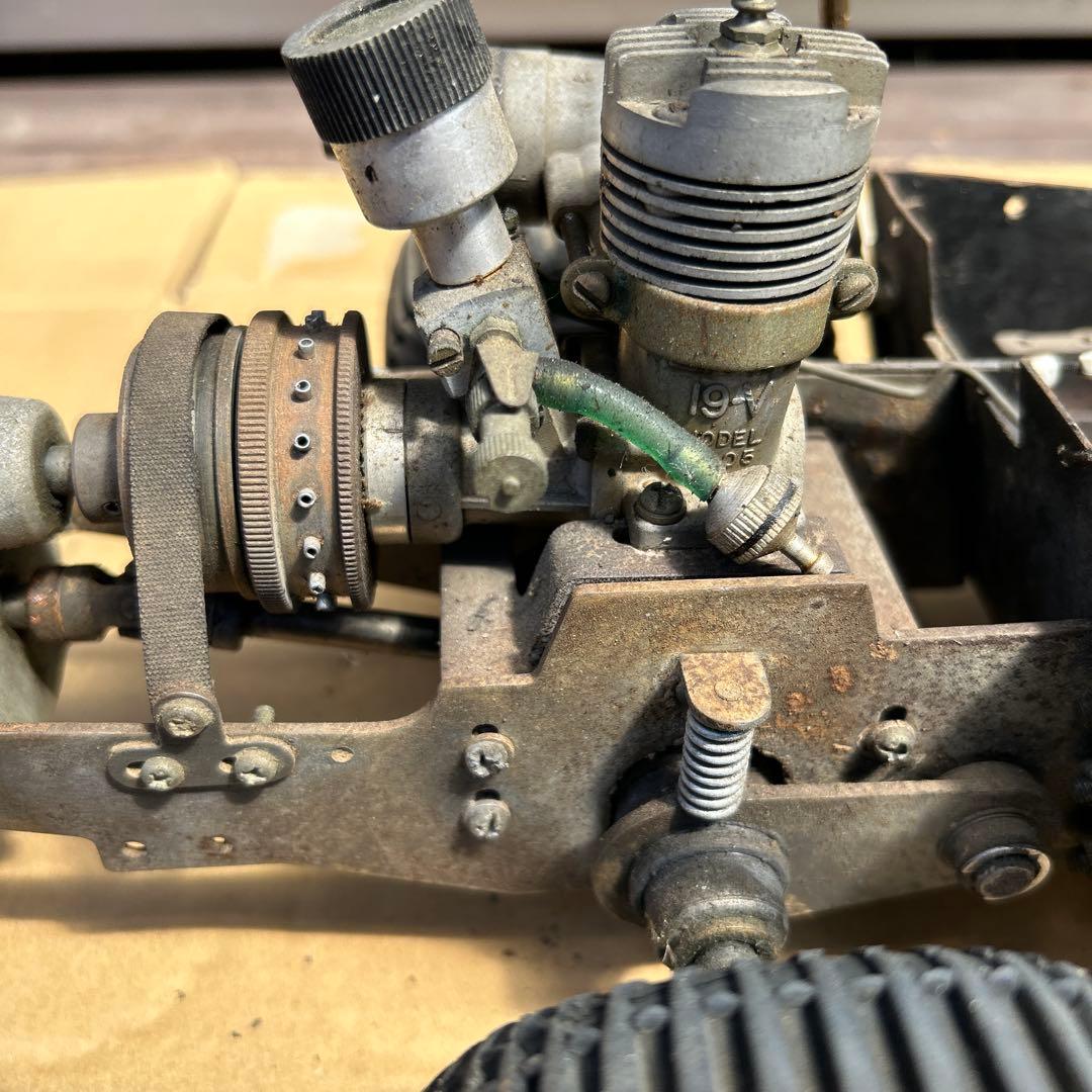 エンジン ラジコンカー