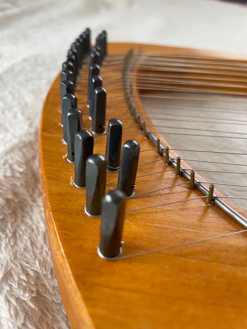 25弦　ライアー　リラ　木製アーチ型ハープ