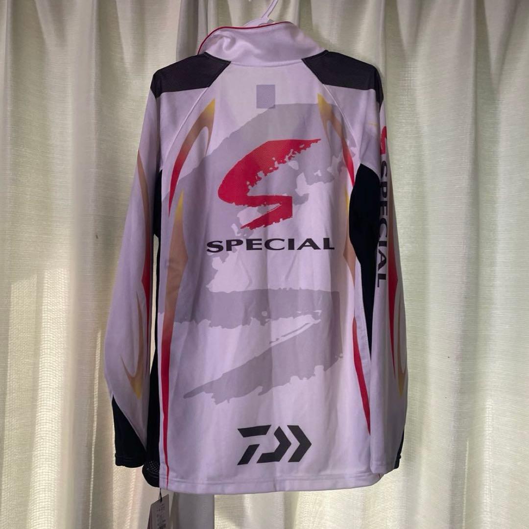 ダイワスペシャル　鮎長袖シャツＬサイズ