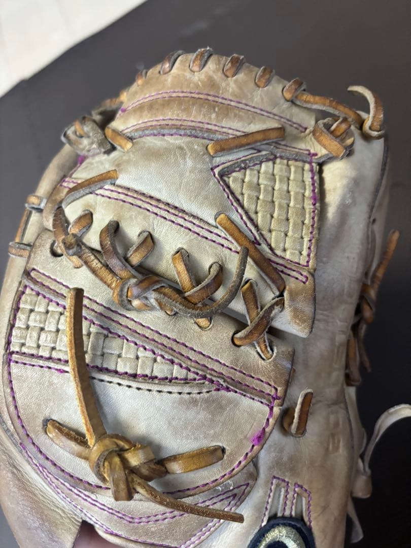 プロモデル ベージュ系レザーグローブ