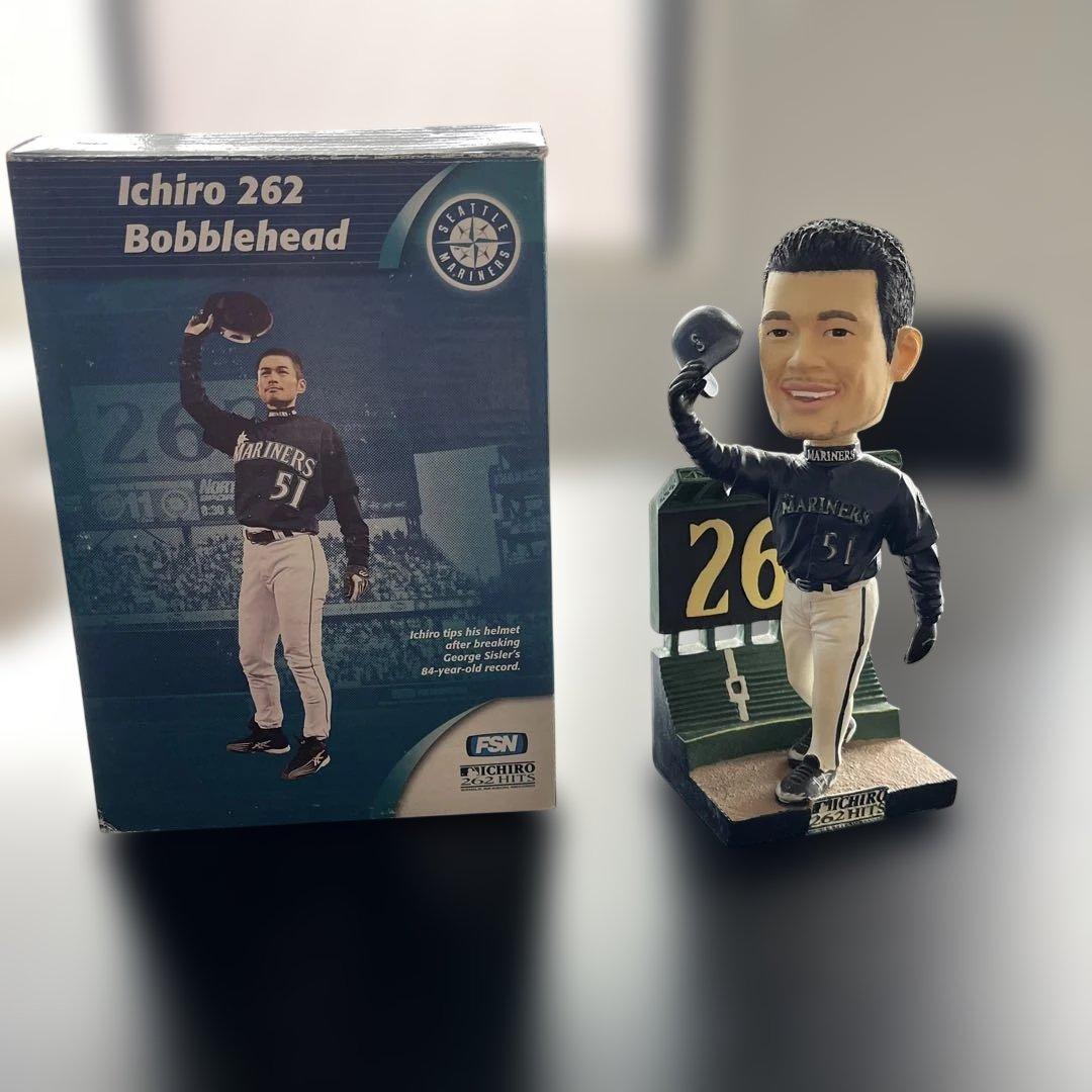 【非売品】【箱付き】イチロー シーズン最多安打262記念フィギュア