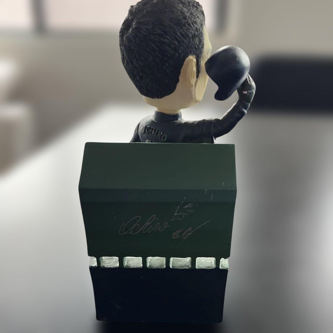 【非売品】【箱付き】イチロー シーズン最多安打262記念フィギュア