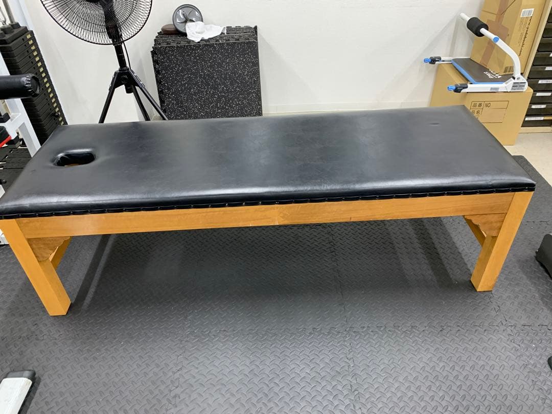 明石市引取り限定　施術ベッド