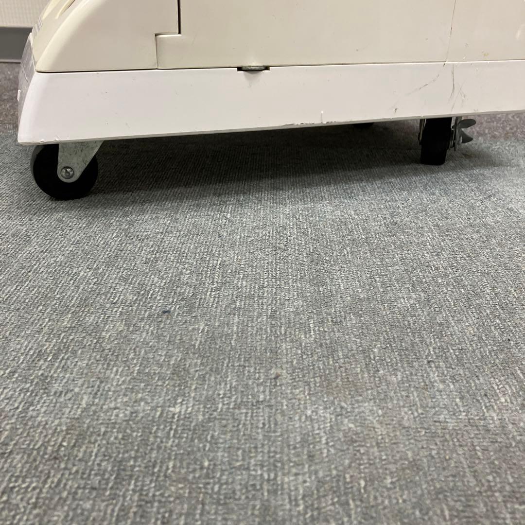 ガチャガチャ カプセルステーション 10円・100円対応 鍵付き　キャスター付き