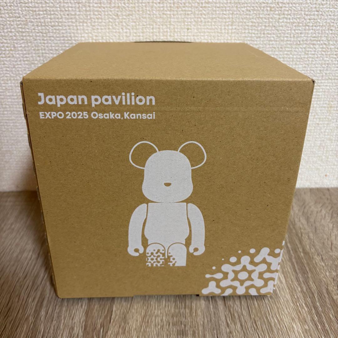 大阪関西万博　日本館限定フィギュア3体 　ベアブリック　ハローキティ　ドラえもん