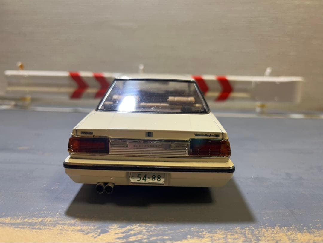 セドリック　プラモデル　完成品