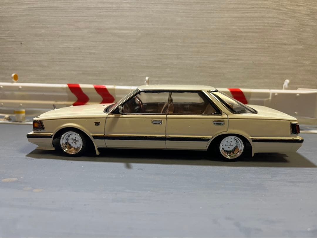 セドリック　プラモデル　完成品