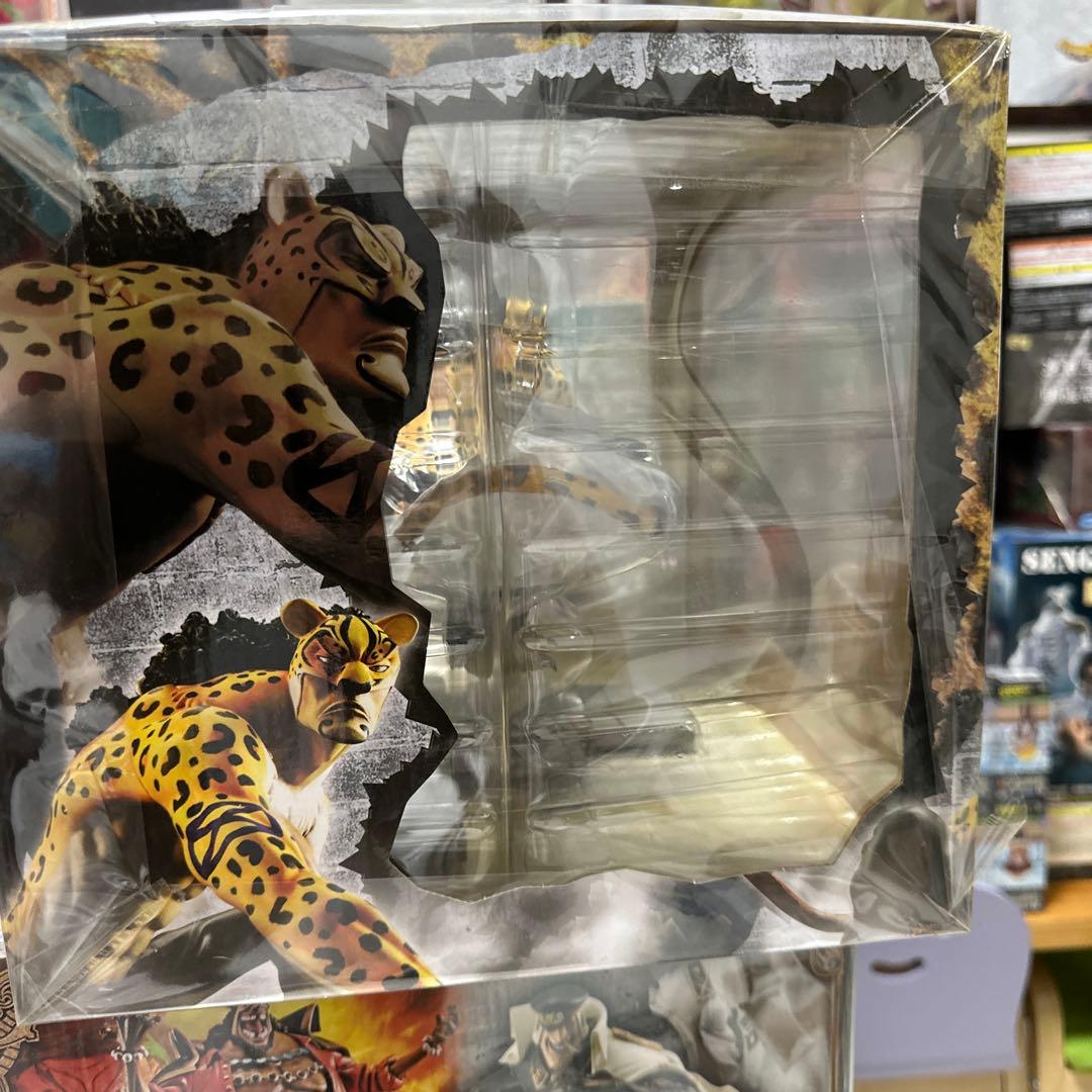 お値下げしました　ロブルッチ　POP MAS フィギュア