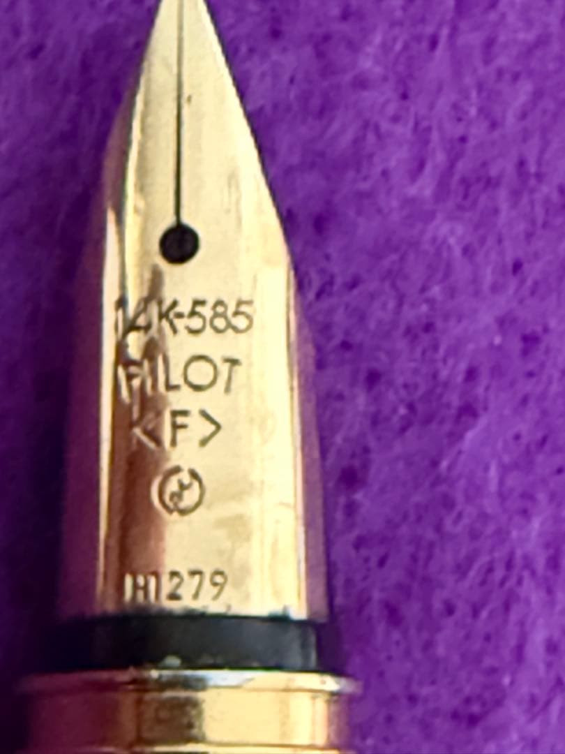 PILOT silver万年筆 メタリック格子模ケース付き