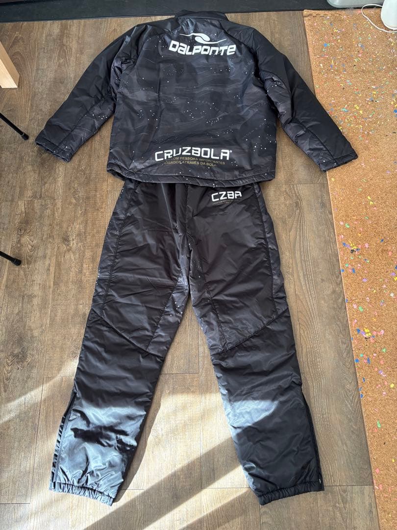 試着のみ DALPONTE ダウポンチ 厚手ウインドブレーカー上下 中綿　L