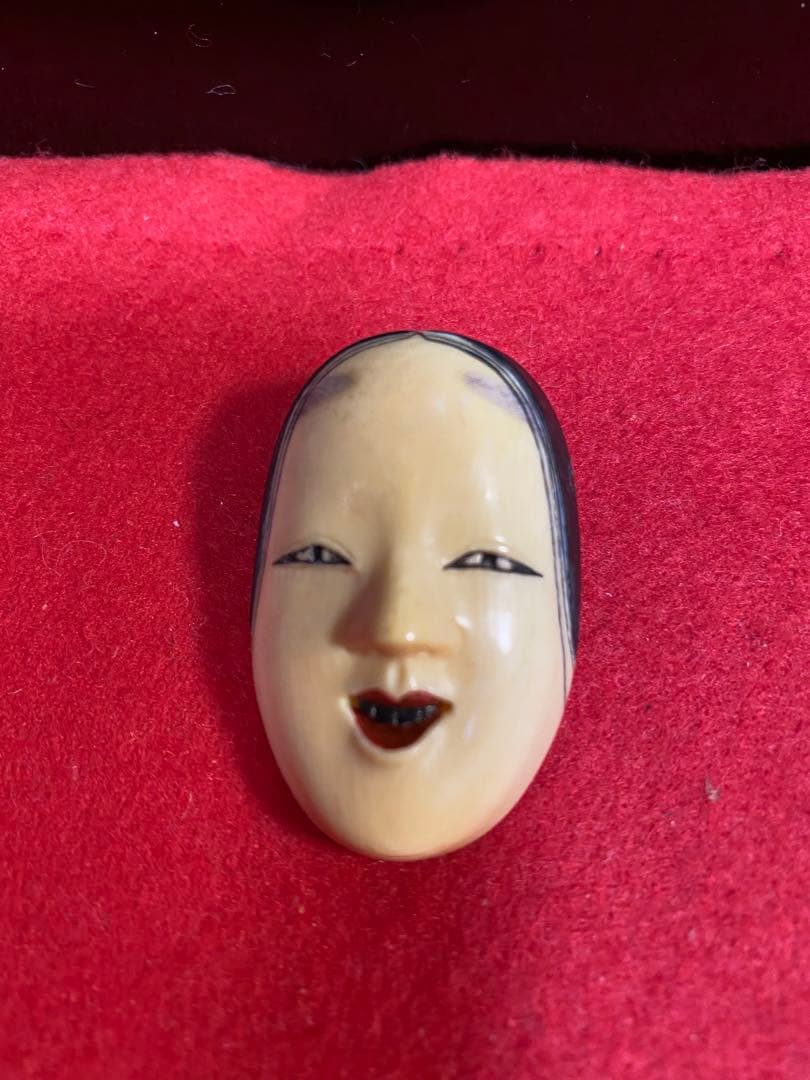 能面　ブローチ　　本物