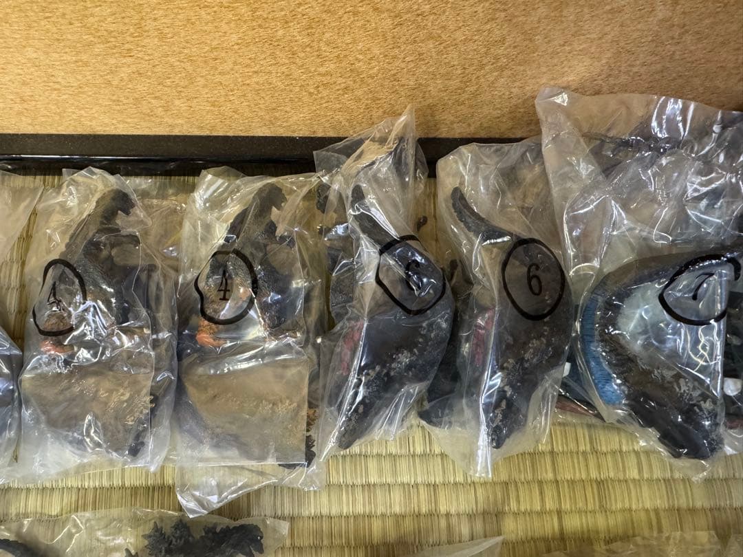 未開封品　ゴジラ　まとめ売り　ゴジラ名鑑　ガチャポン　その他　当時物　玩具