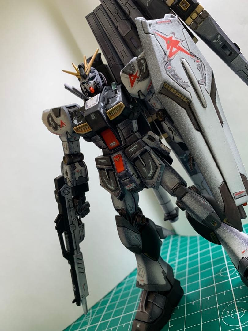 HG νガンダム　全塗装・ディテールアップ仕上げ