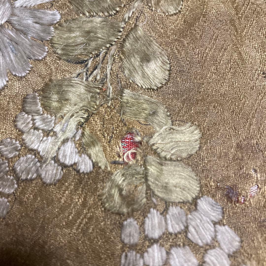 安土桃山時代　古絹布　実寸35.5×35.5cm額縁26×32枠内15×21cm