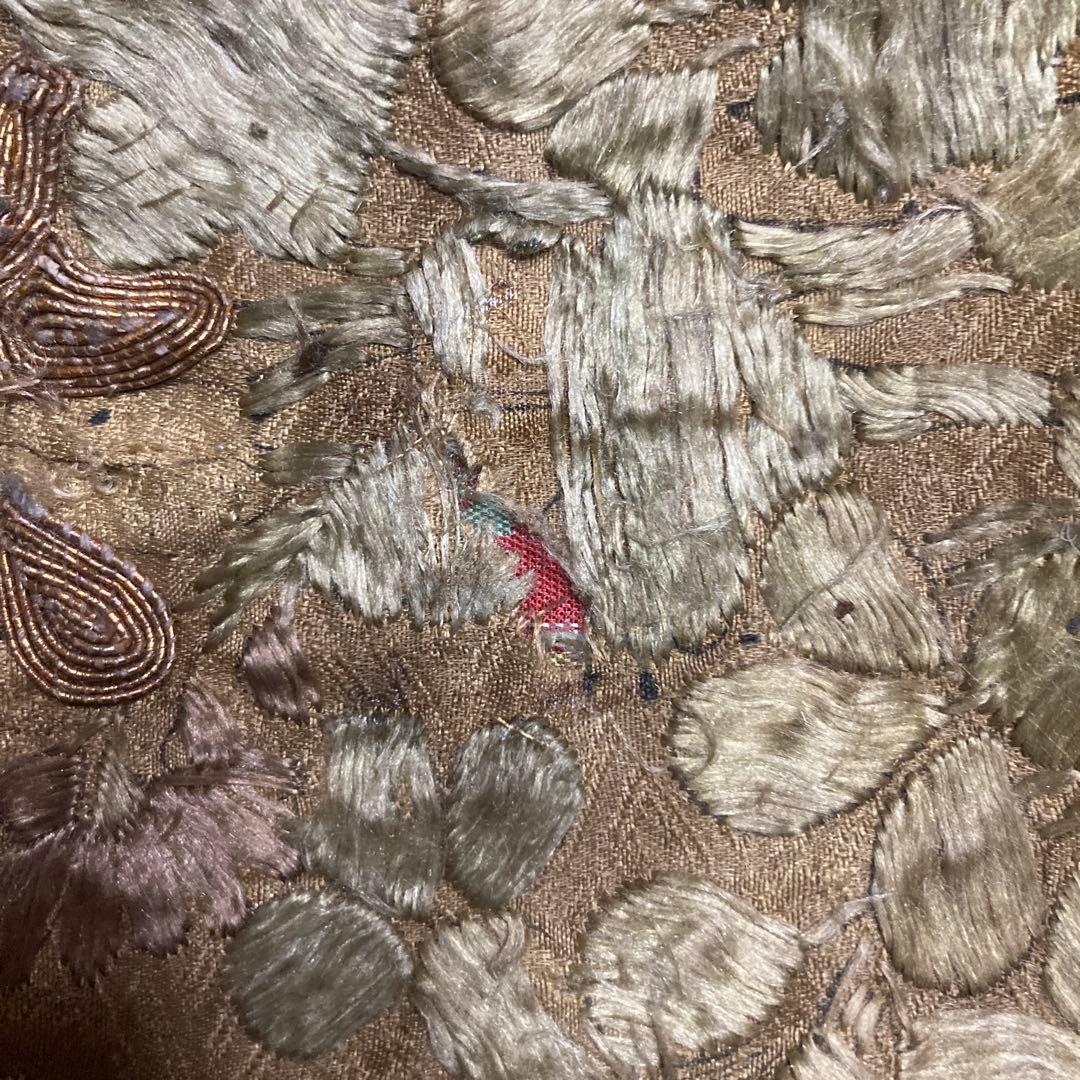 安土桃山時代　古絹布　実寸35.5×35.5cm額縁26×32枠内15×21cm