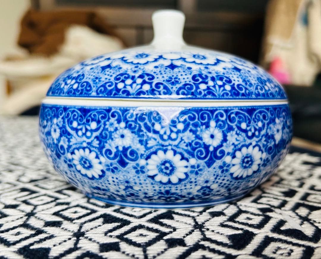 橋本よしこさん作　磁器染め付け　蓋もの