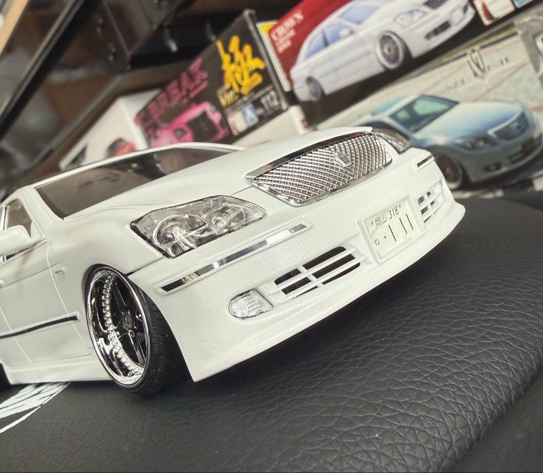 アオシマ モードパルファム GRS182 クラウン