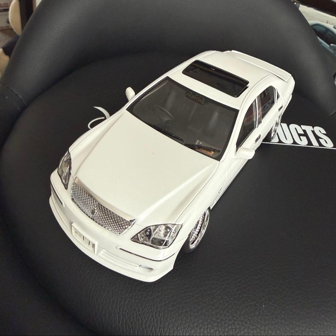 アオシマ モードパルファム GRS182 クラウン