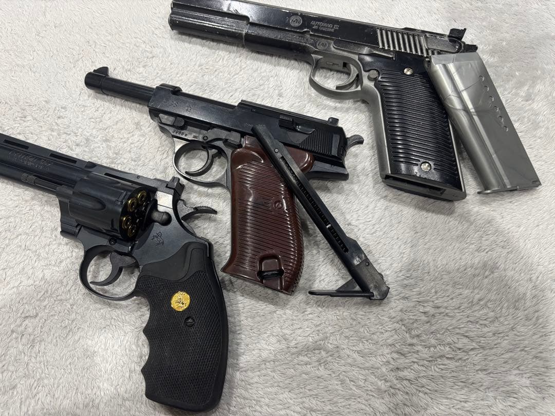 ガスガン　リボルバー 18歳以上、エアガン　ワルサーp38 他1個