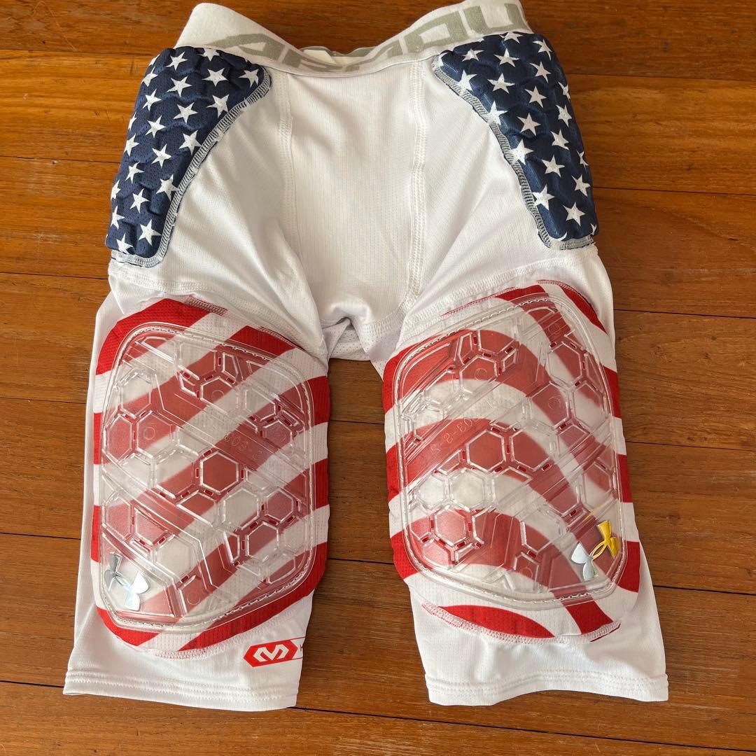 アメフト　アンダーアーマパッド付きインナー　youth Mサイズ