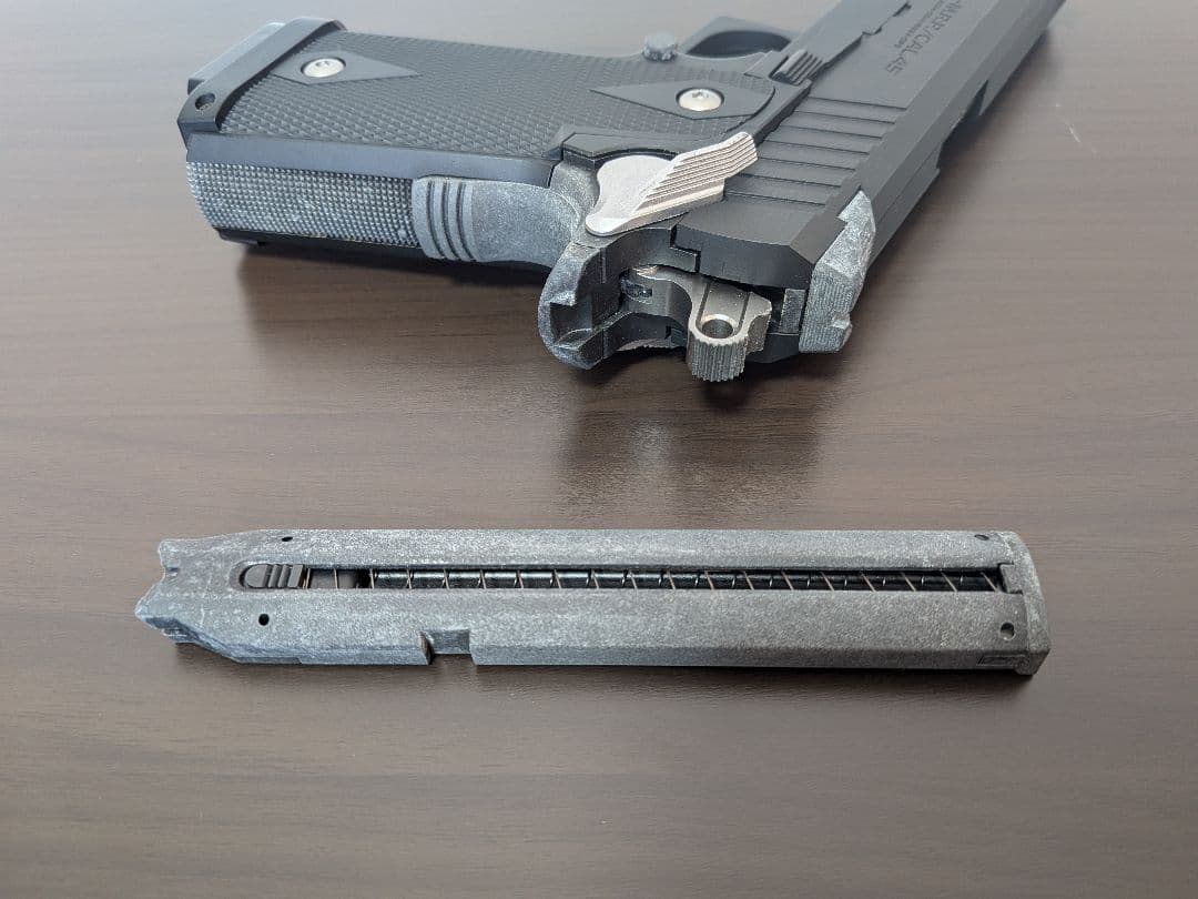 【説明必読】東京マルイ ハイキャパE 18禁電動ガン&専用バッテリー、充電器