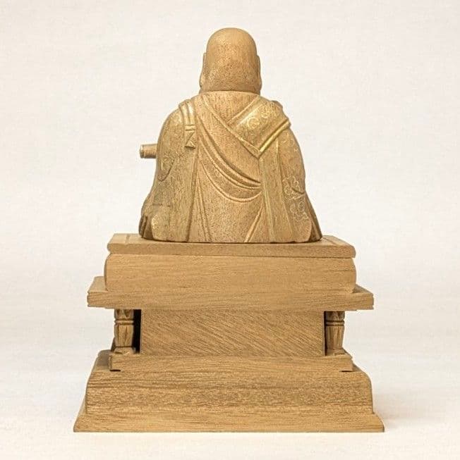 【さらに値下げ・新品】 日蓮聖人　金泥　上彫　総高さ約23.5㎝　楠　日蓮宗