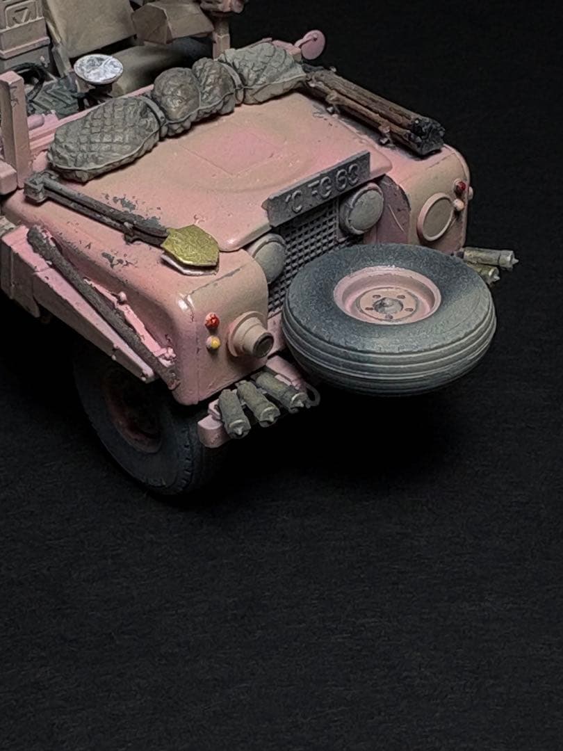 #作品No20 イギリス陸軍 S.A.Sランドローバー ピンクパンサー