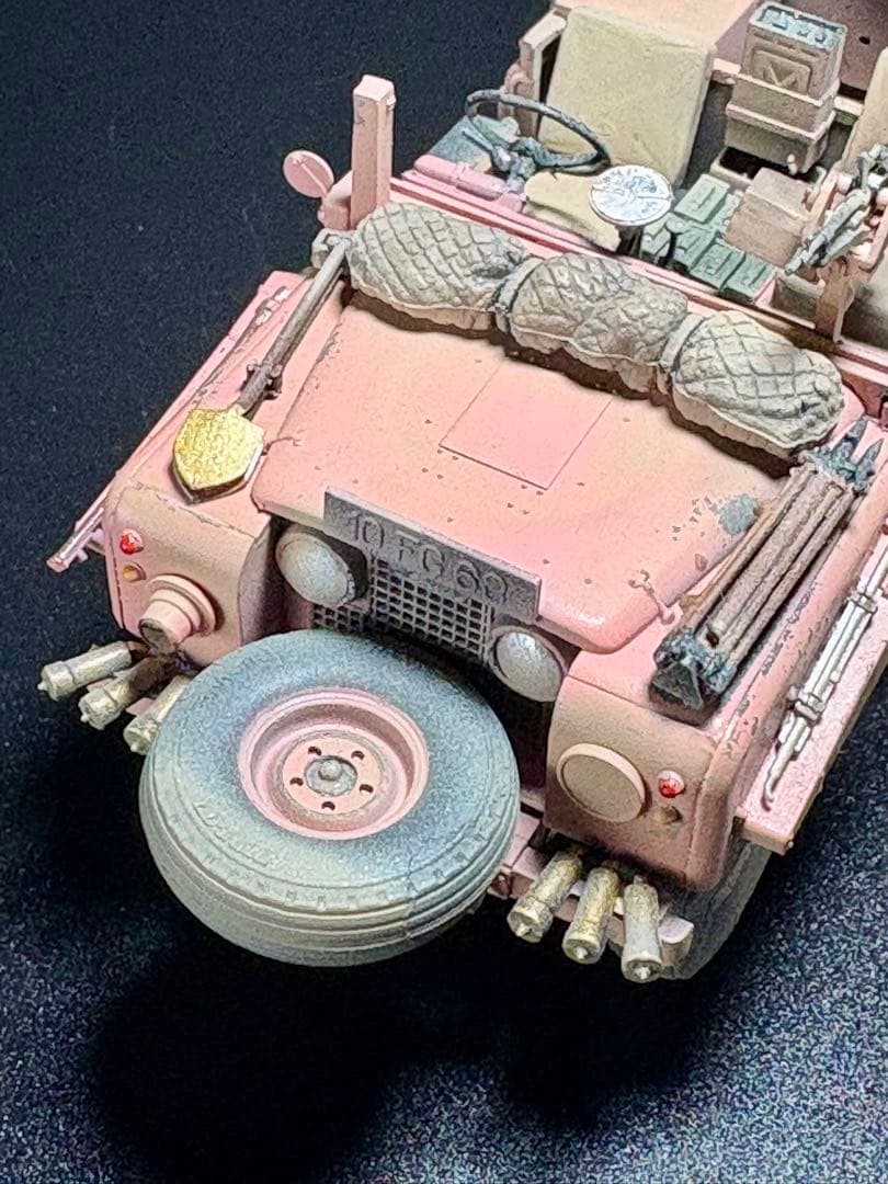 #作品No20 イギリス陸軍 S.A.Sランドローバー ピンクパンサー