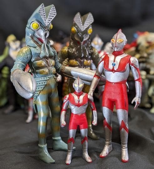 ウルトラＱ・ウルトラマン＆登場怪獣・宇宙人（バンダイ）ソフビ24体セット＋２