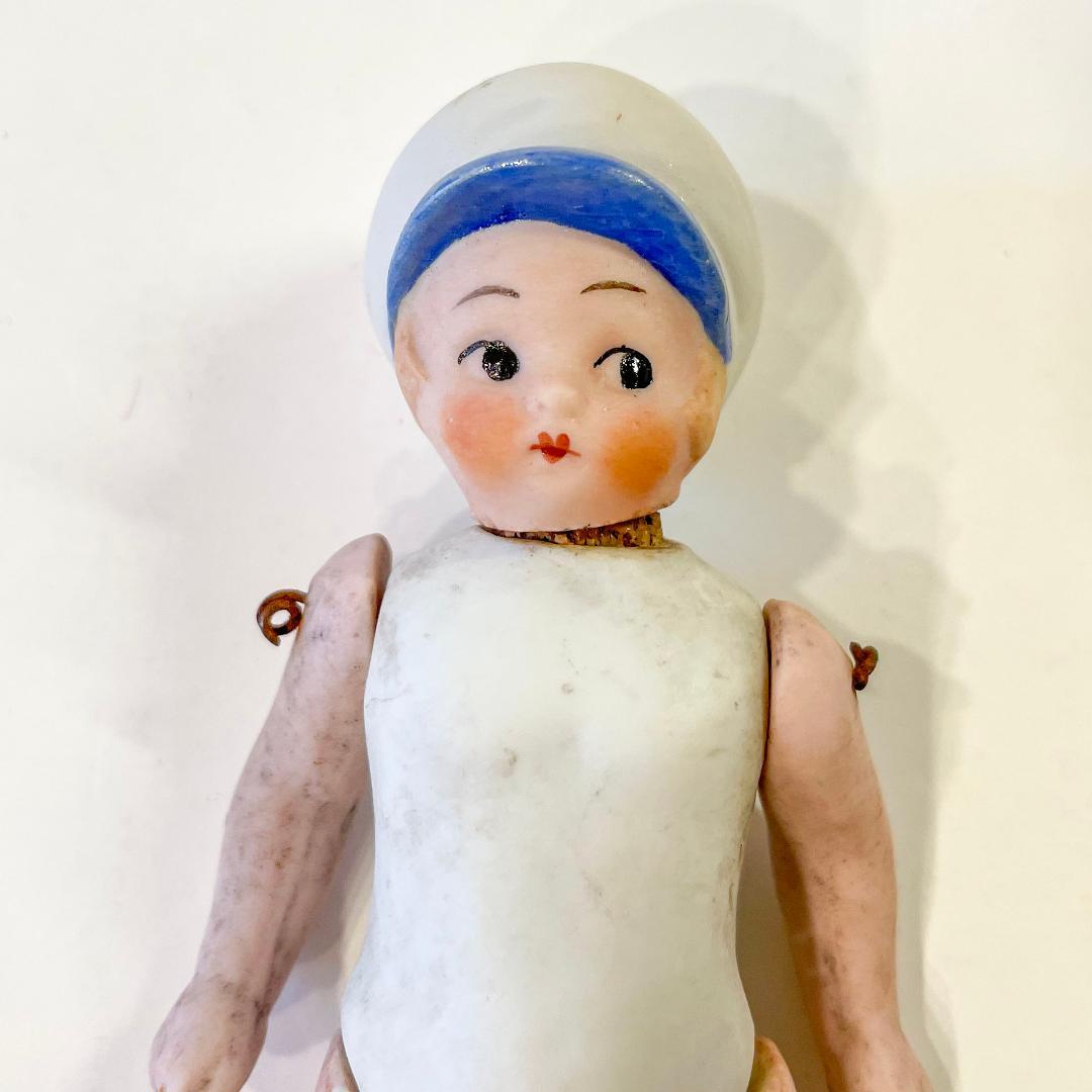 帽子の女の子のビスクドール・ドイツ1920年頃・アンティーク 赤い靴の子