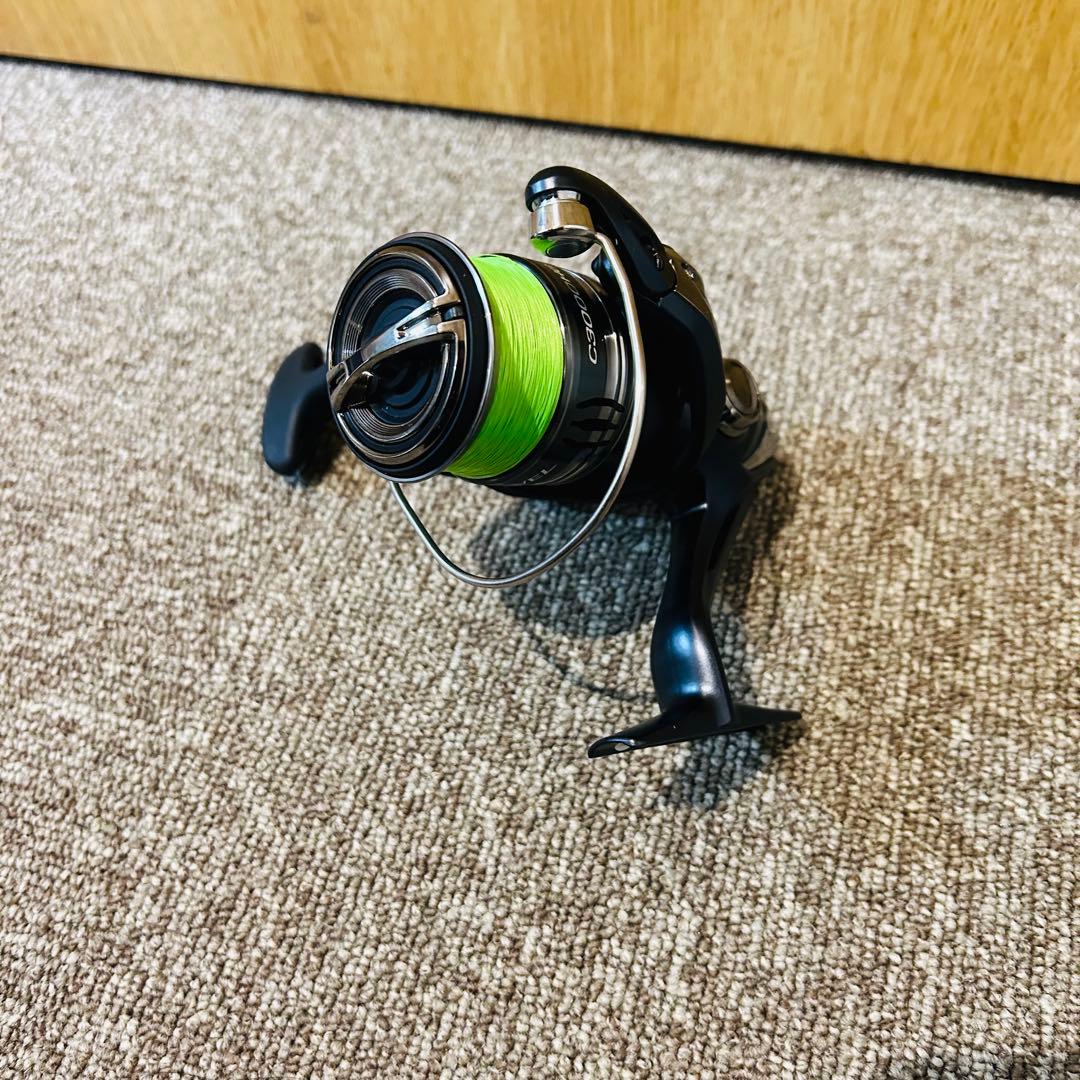 新古品　シマノ　22ミラベル　C3000HG ダブルクロスPE 0.8号付き