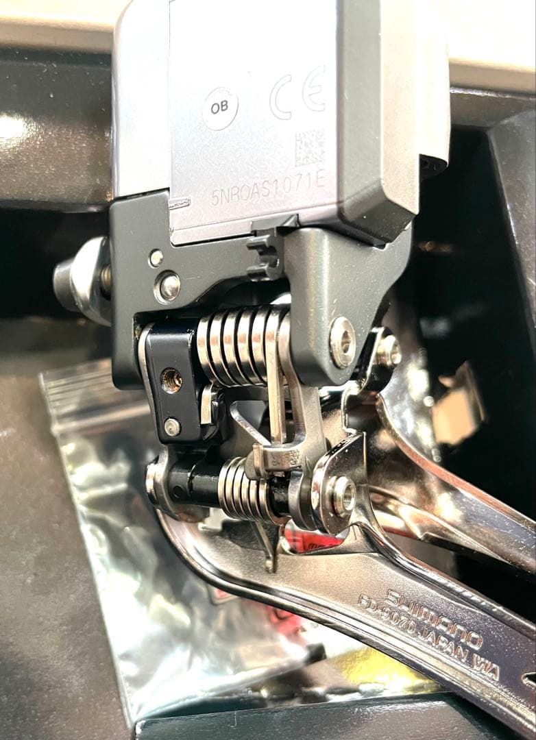 新品！DURA-ACE Di2 フロントディレイラー　FD-9070 レア