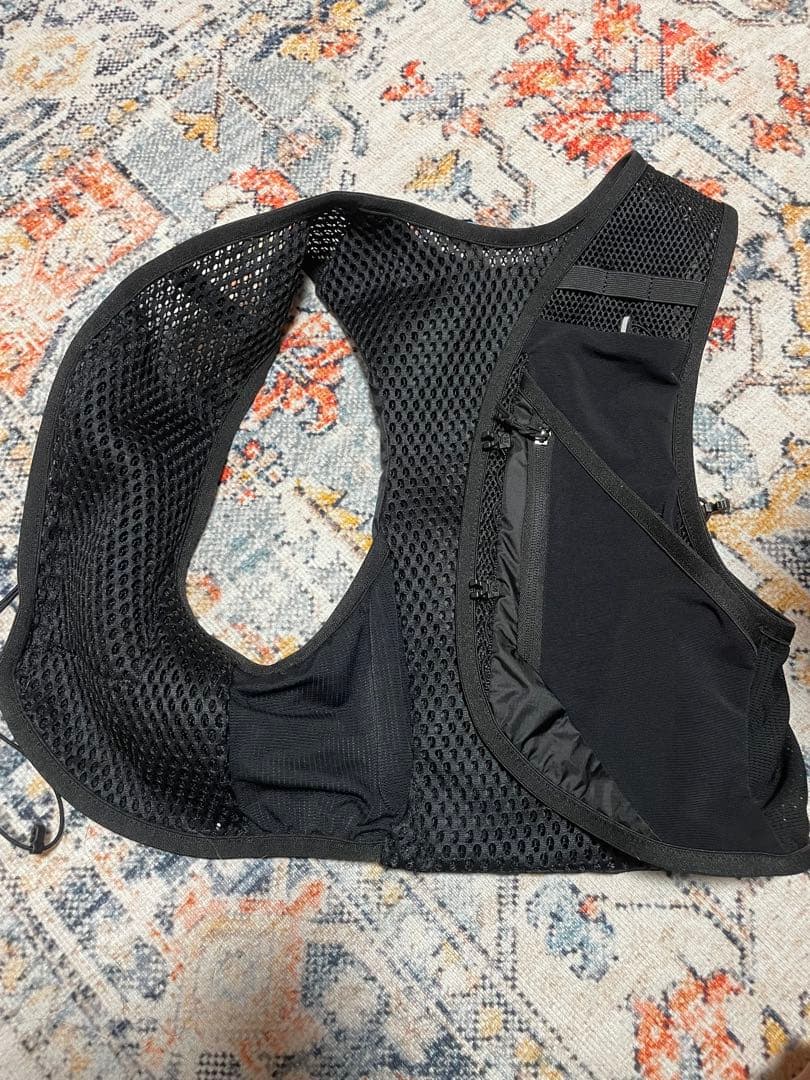 SALOMON ACTIVE SKIN4ブラック ランニングベスト