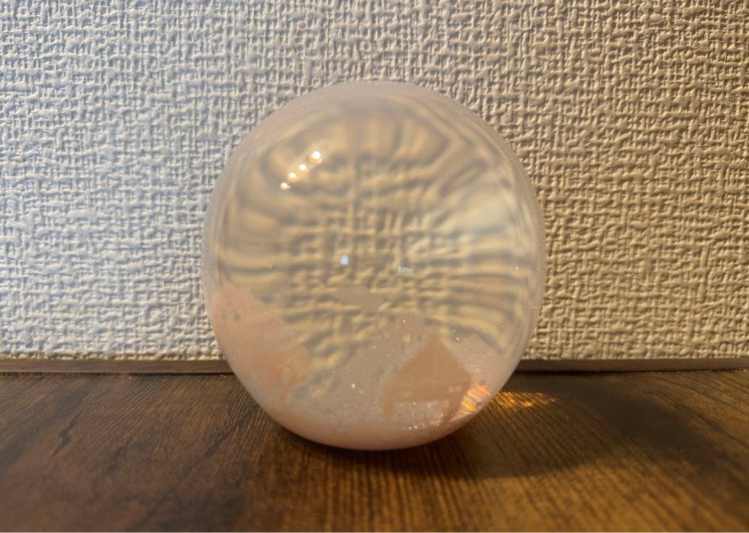 金津沙矢香さん　ガラスのスノードーム